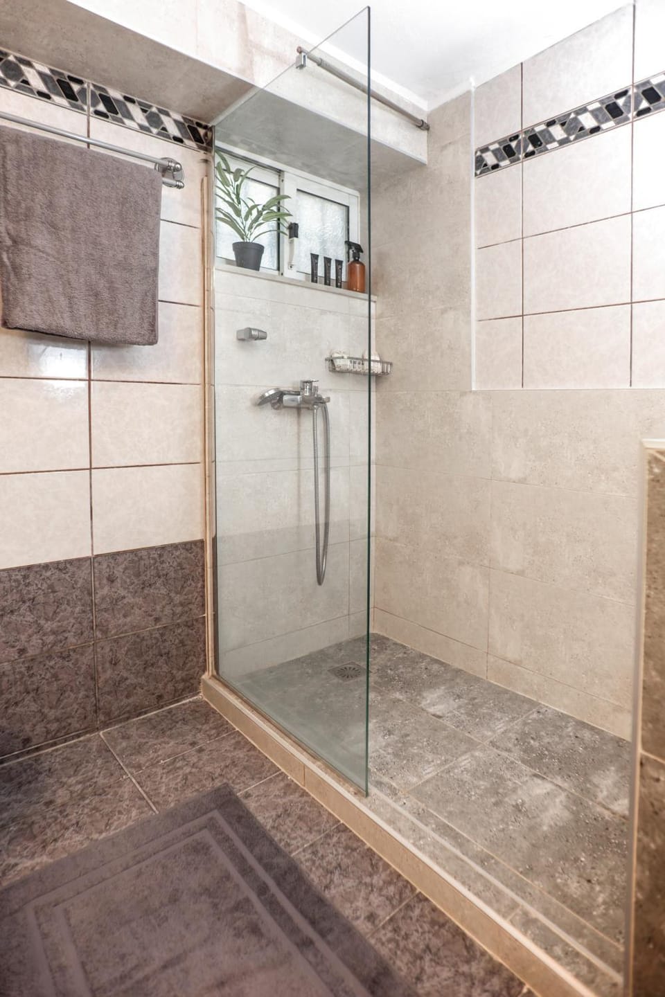 Shower, Bathroom, towels