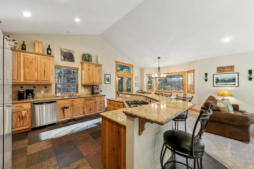 Day, Kitchen or kitchenette, Living room, furniture, microwave, oven