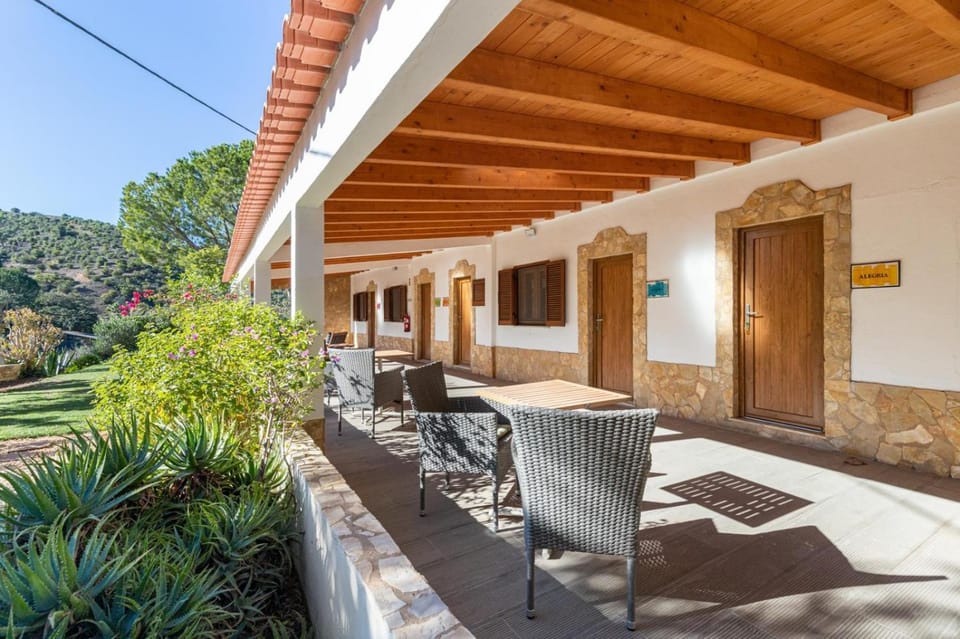 Property building, Patio, Natural landscape, Garden, Balcony/Terrace, Seating area