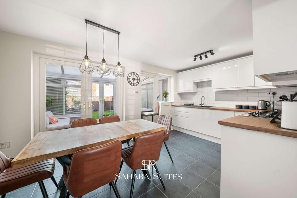 Luxury 4 bedroom - Sleeps 8 - Windsor Castle House in Windsor