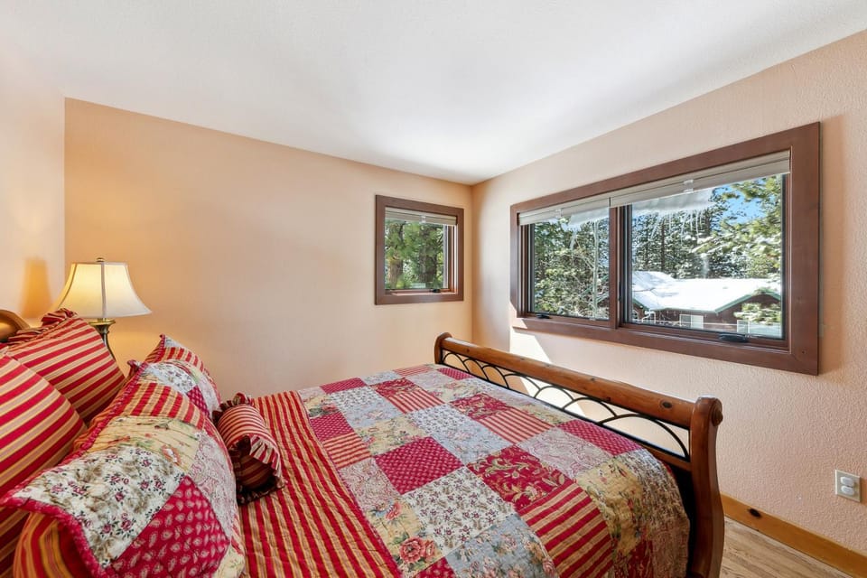 Bed, Day, Winter, Bedroom, furniture