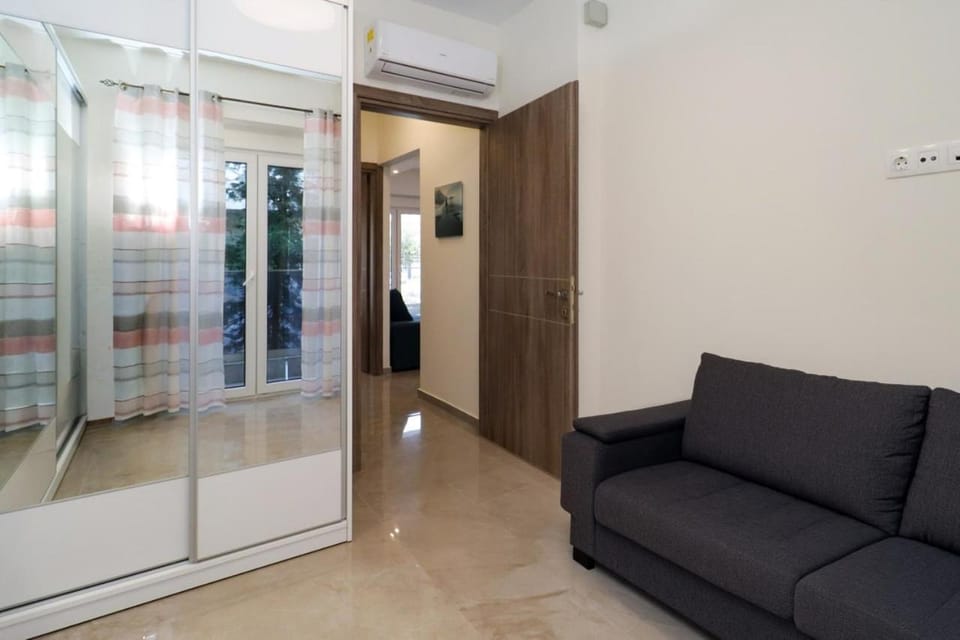 Bedroom, wardrobe