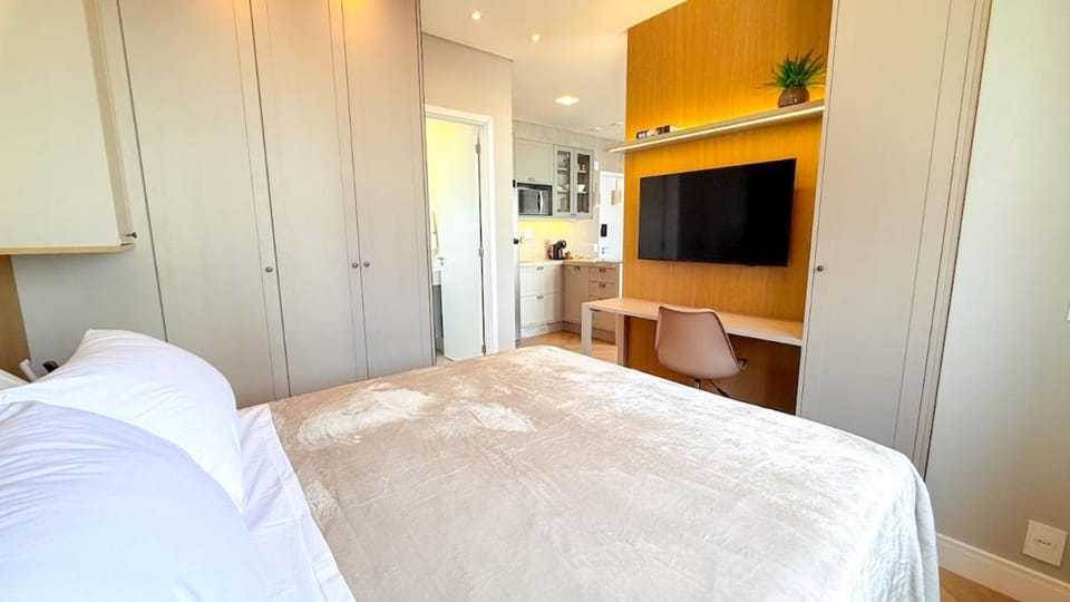 TV and multimedia, Photo of the whole room, Bedroom