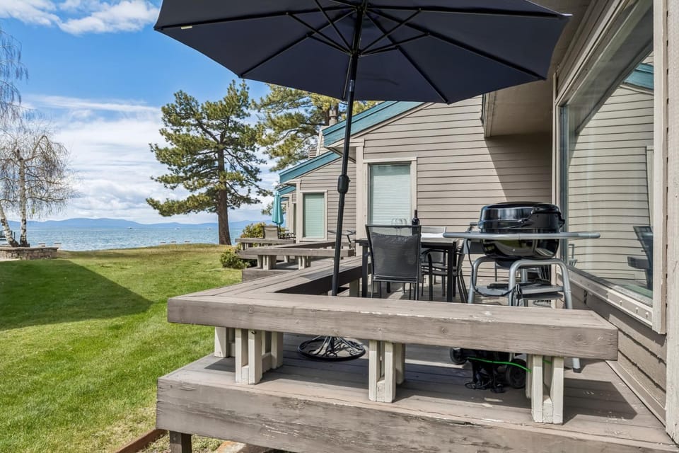 Patio, Day, Natural landscape, BBQ facilities, Garden, View (from property/room), Seating area, Lake view, Mountain view