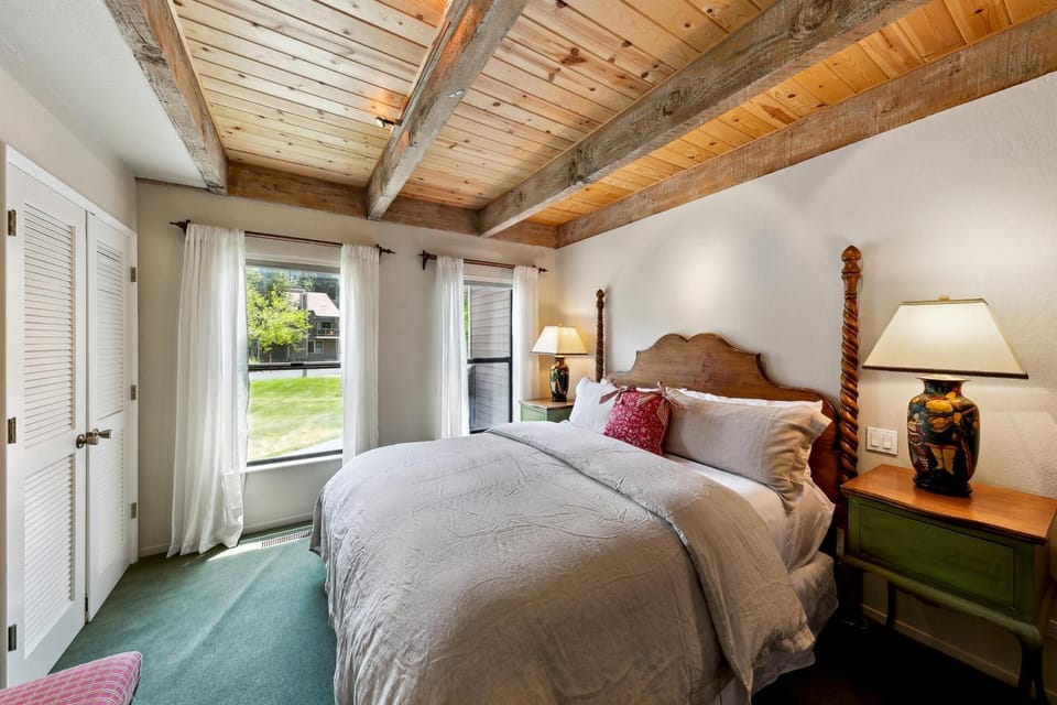 Bed, Day, Bedroom, furniture, wardrobe