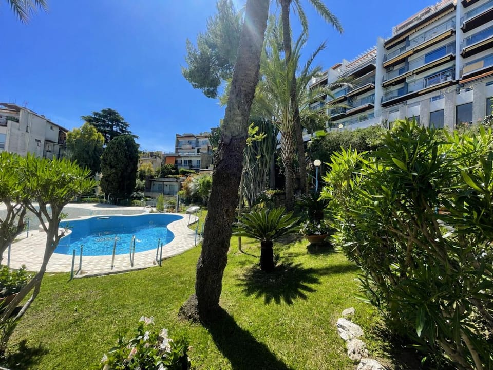 Hostdomus - Esperidi Apartment in Sanremo