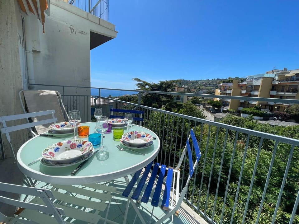 Hostdomus - Esperidi Apartment in Sanremo