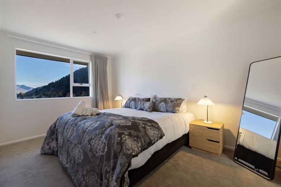 8/7 Anderson Heights Apartment in Queenstown