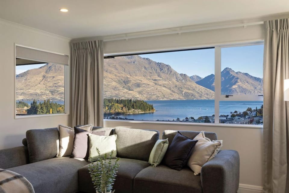8/7 Anderson Heights Apartment in Queenstown