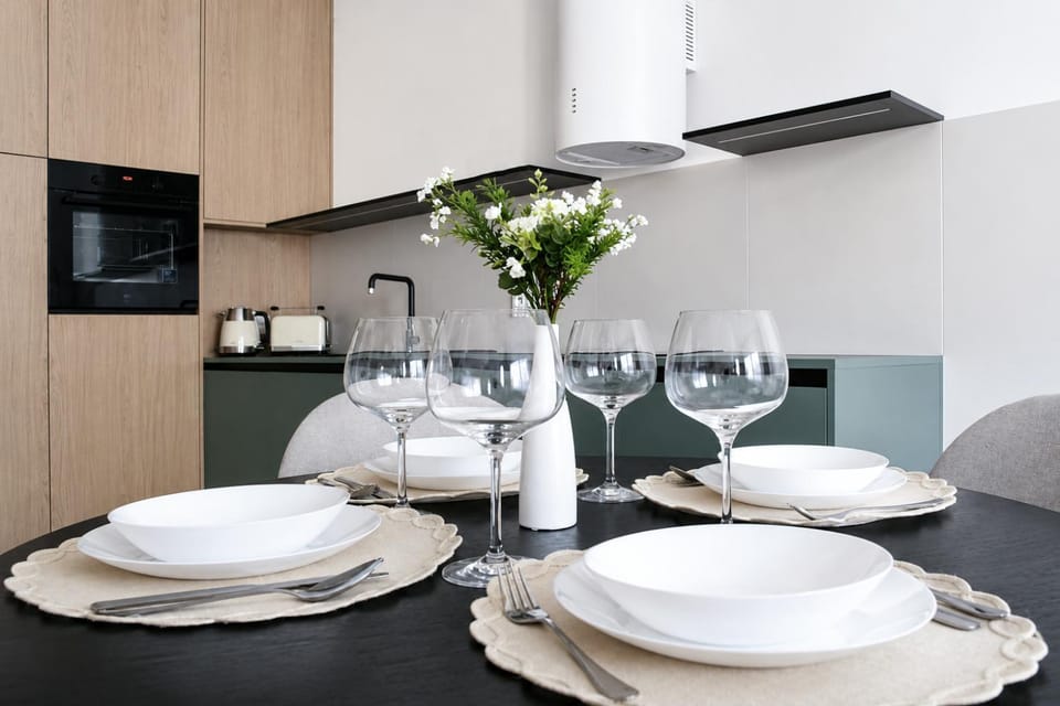 Dining area, kitchen