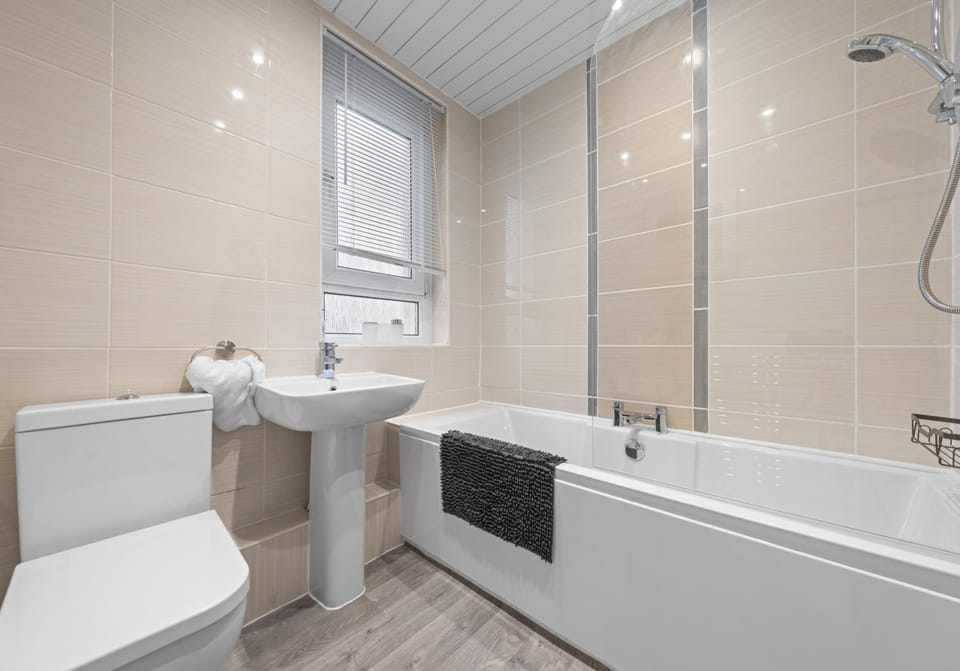 Mayfield Apartment by Klass Living Hamilton Apartment in Hamilton