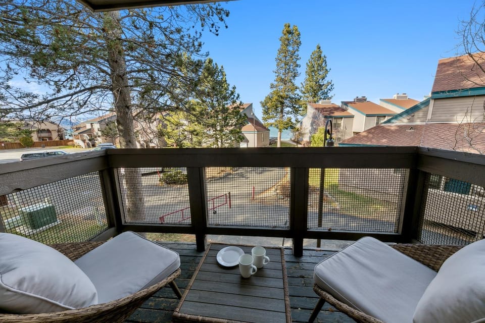 Neighbourhood, Balcony/Terrace, Seating area