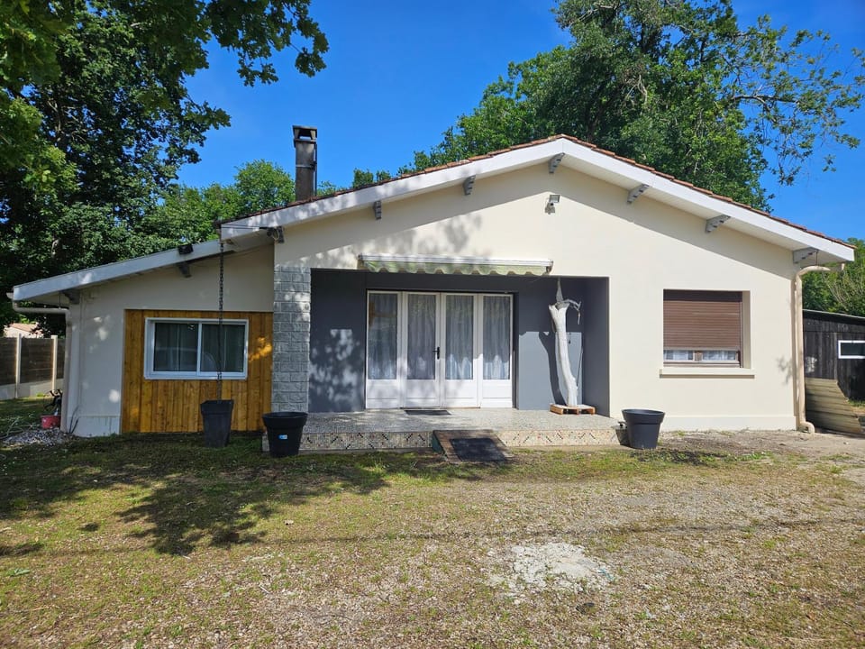 Ici et nulle part ailleurs House in Nouvelle-Aquitaine