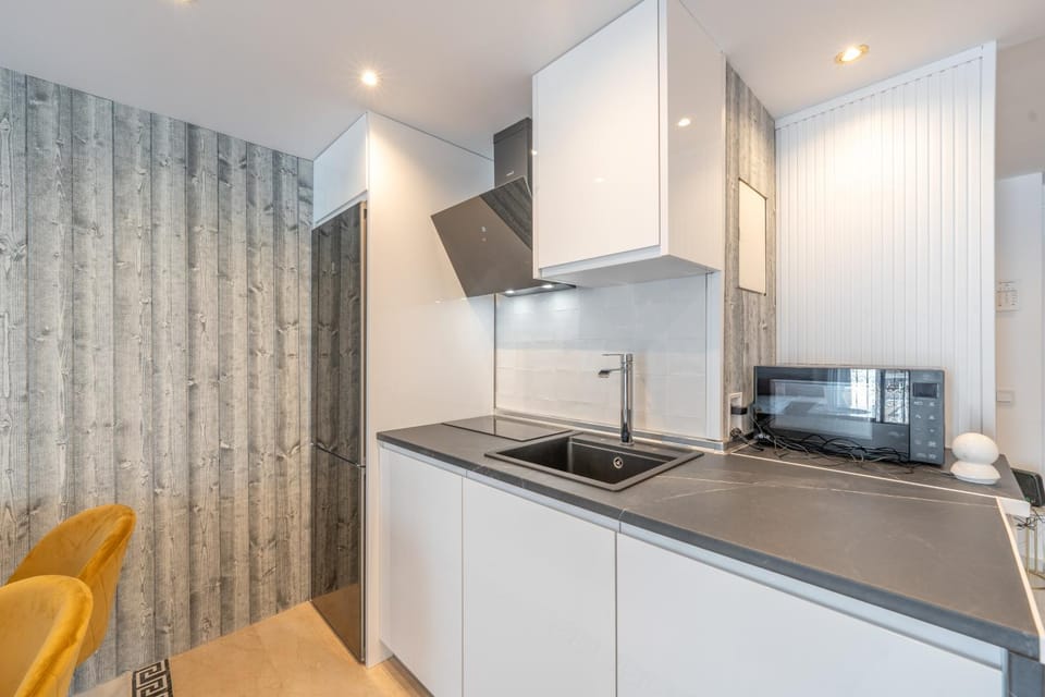 Enjoy Puerto Banus Next To Beach Apartment in Marbella