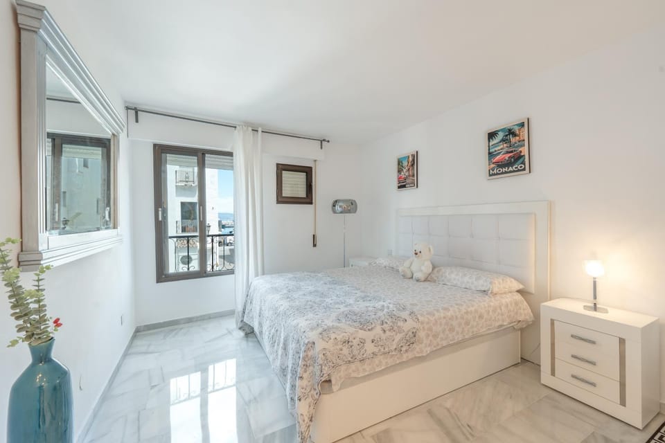 Enjoy Puerto Banus Next To Beach Apartment in Marbella
