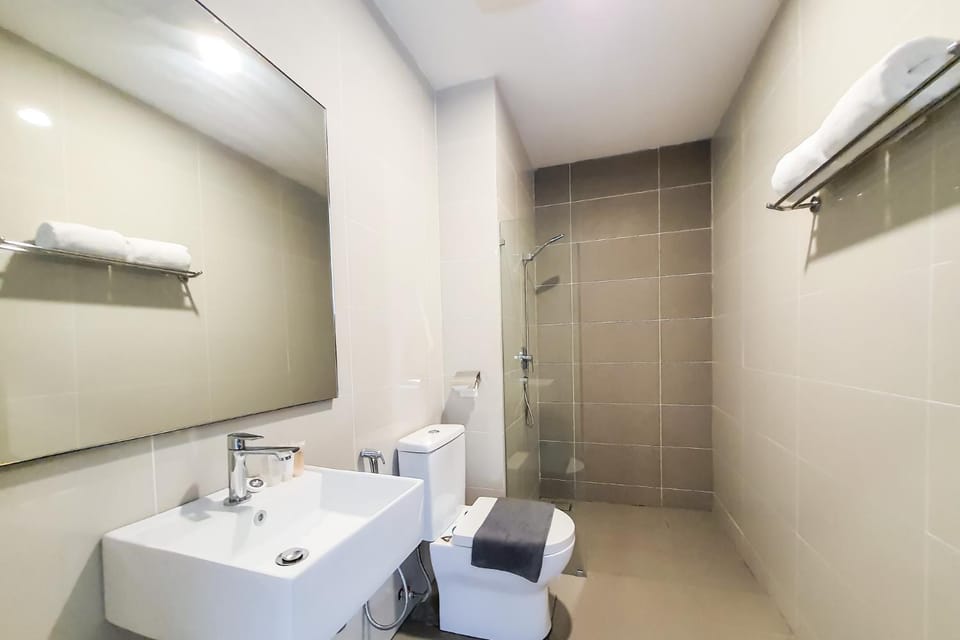 Shower, Bathroom, towels