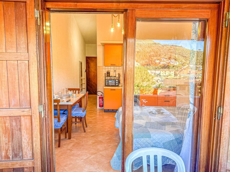 Casa Fortuna Terrazzo Vista Mare, Spiaggia a 2 min, Giglio Campese Apartment in Tuscany