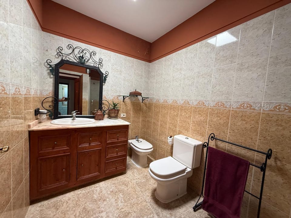 Shower, Toilet