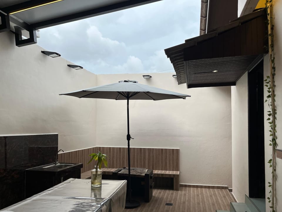 Patio, BBQ facilities, Dining area