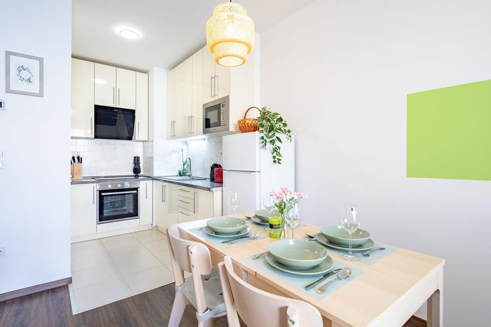 Central - Balcony - NEW and Comfy Apartment in Budapest