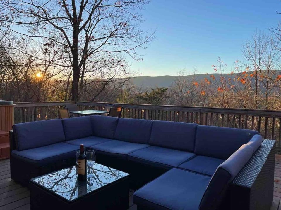 Bryce MTN Views - Hot Tub - Theater - Games - Sleeps 14 Chalet in Basye