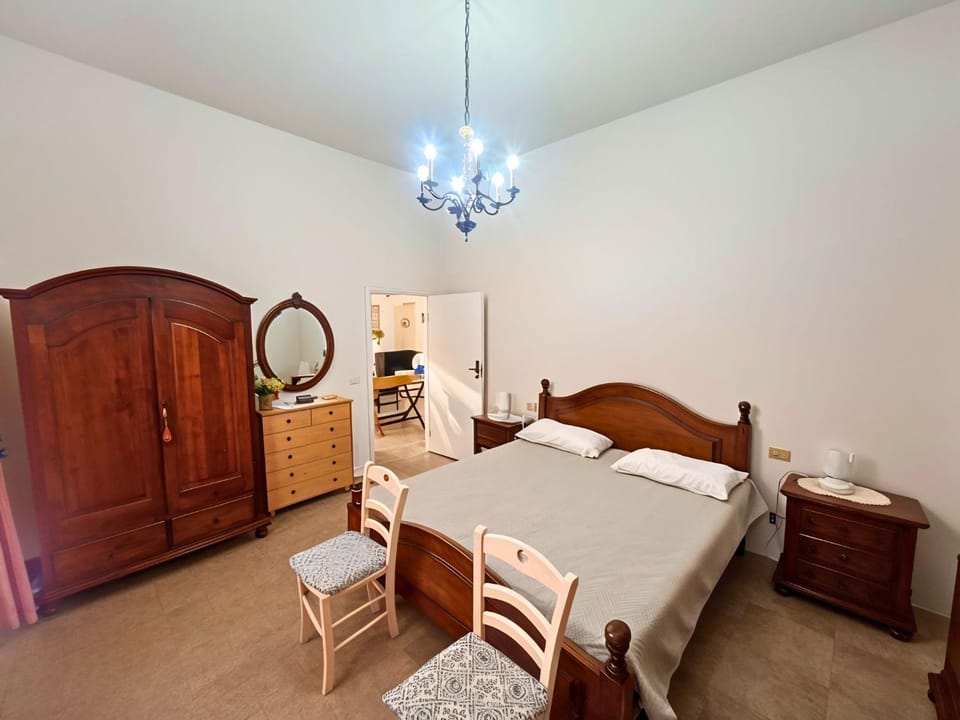 Bed, Decorative detail, Bedroom