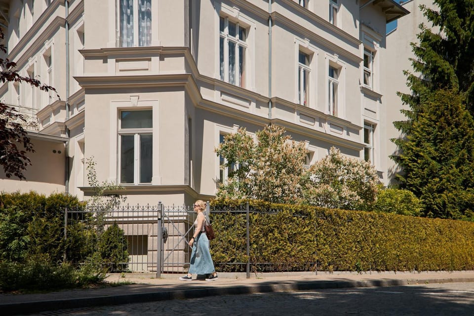 Property building, Spring, Day, Garden, Garden view