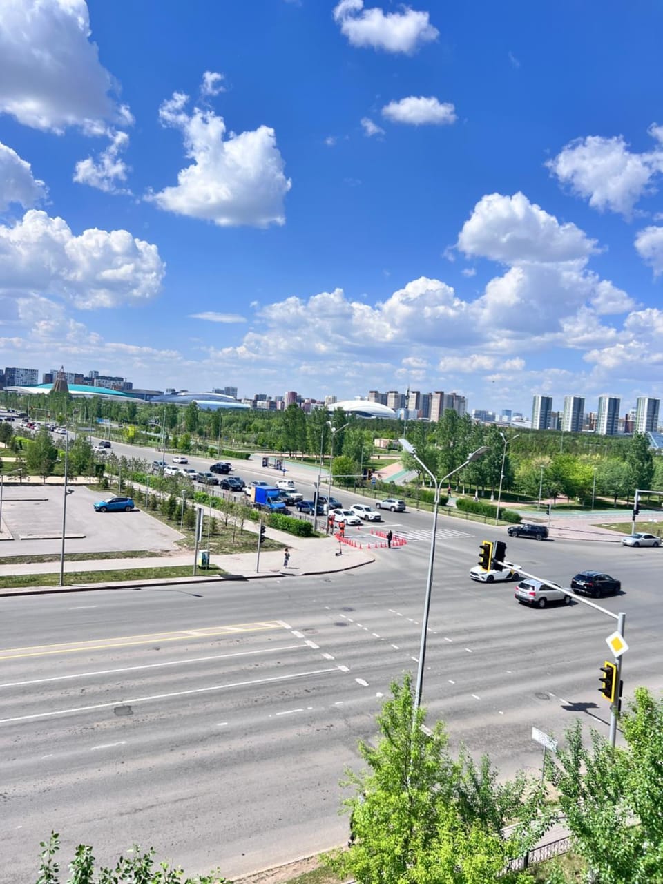 квартира у Ботанического сада Apartment in Kazakhstan
