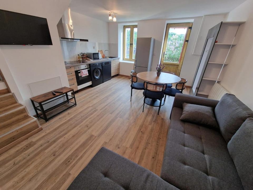 Kitchen or kitchenette, Living room, Dining area