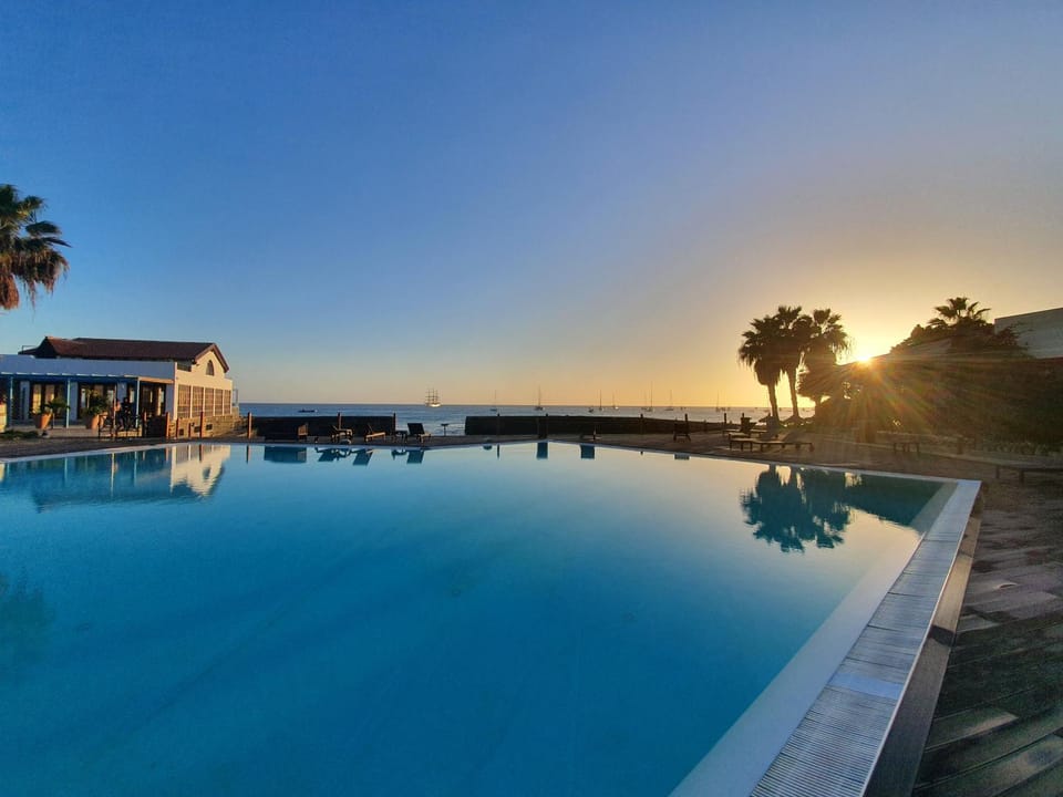 Swimming pool, Sunrise