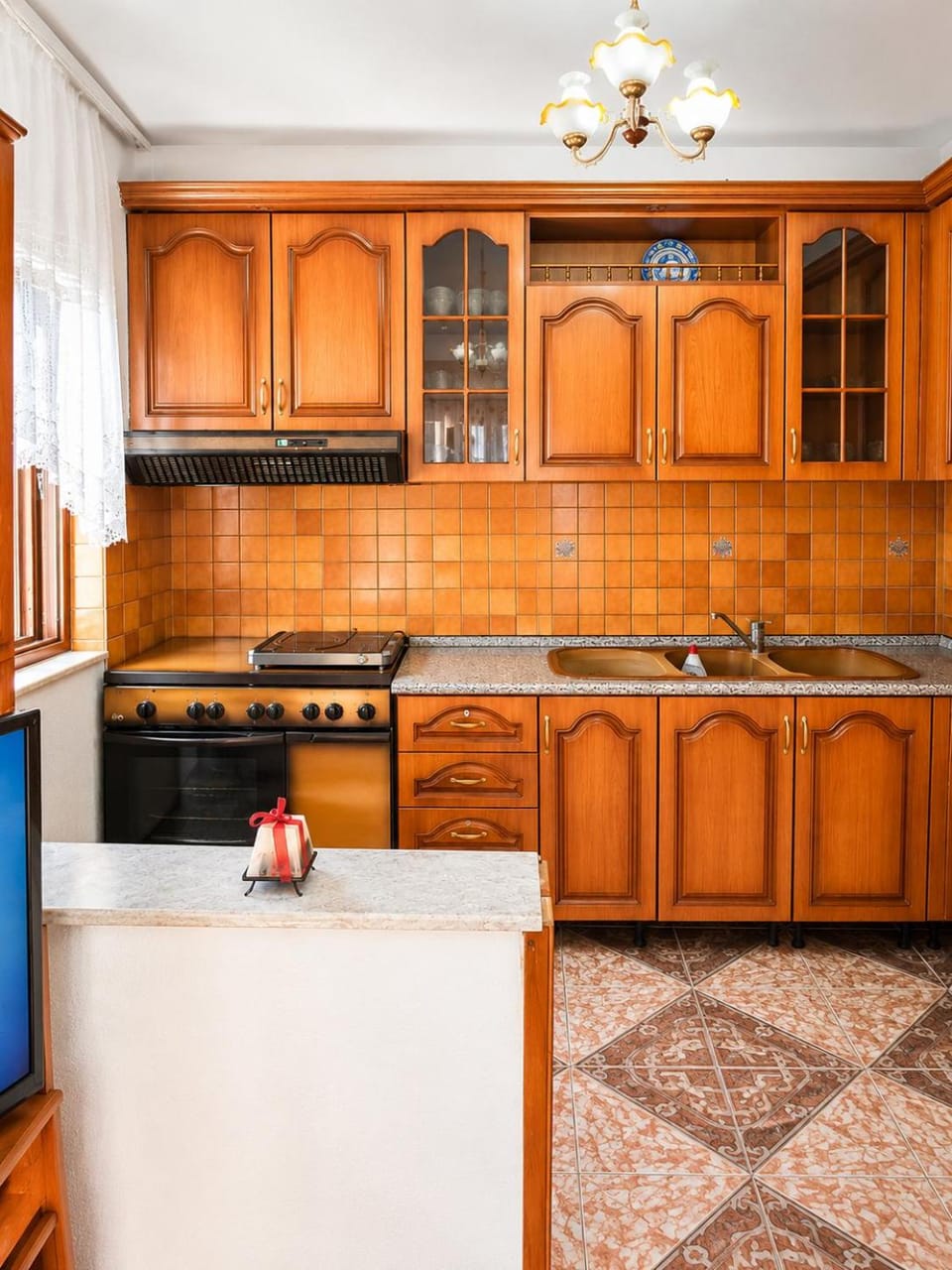 Kitchen or kitchenette, kitchen