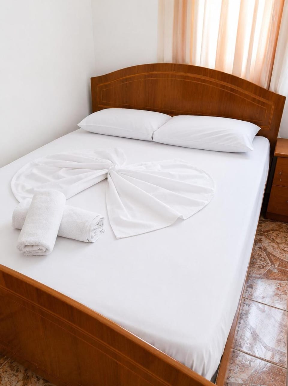 Bed, Photo of the whole room, Bedroom, towels