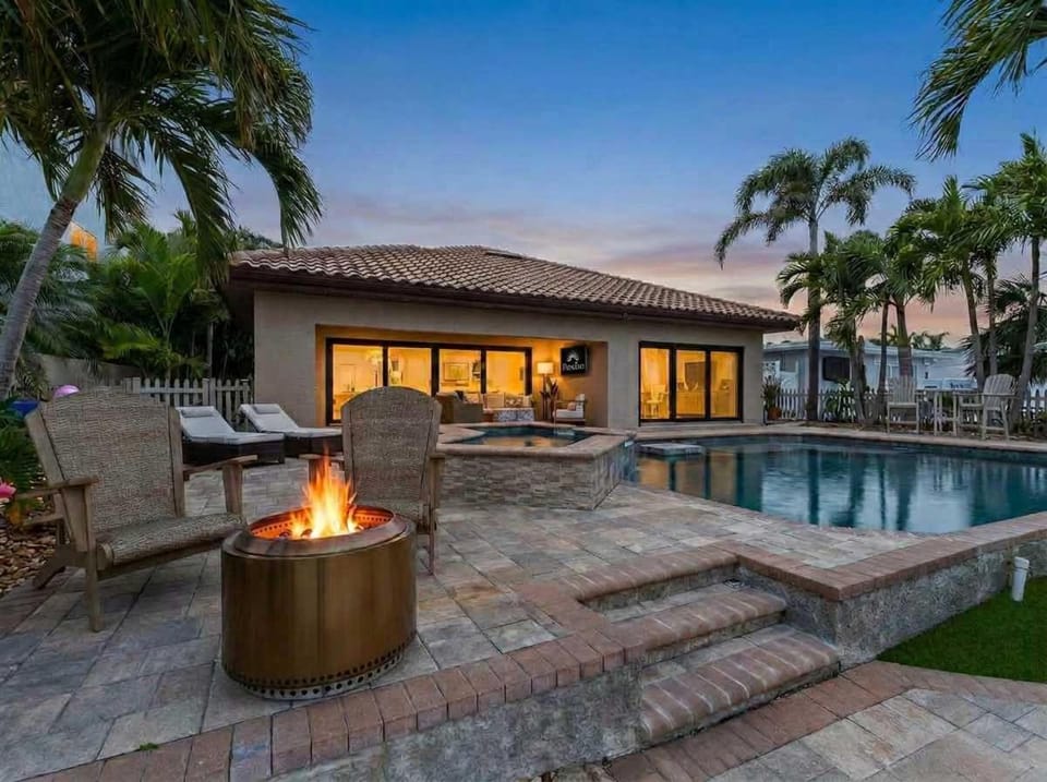 Harbor Villa Waterfront Pool Spa Firepit House in Indian Rocks Beach