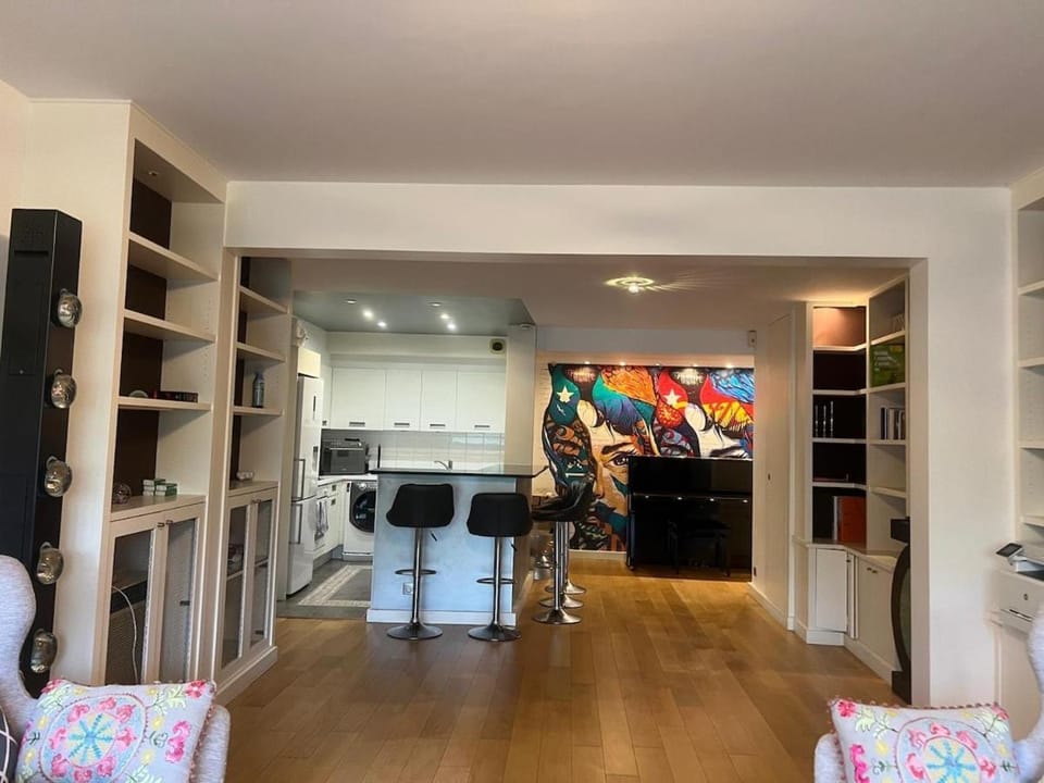 Lounge or bar