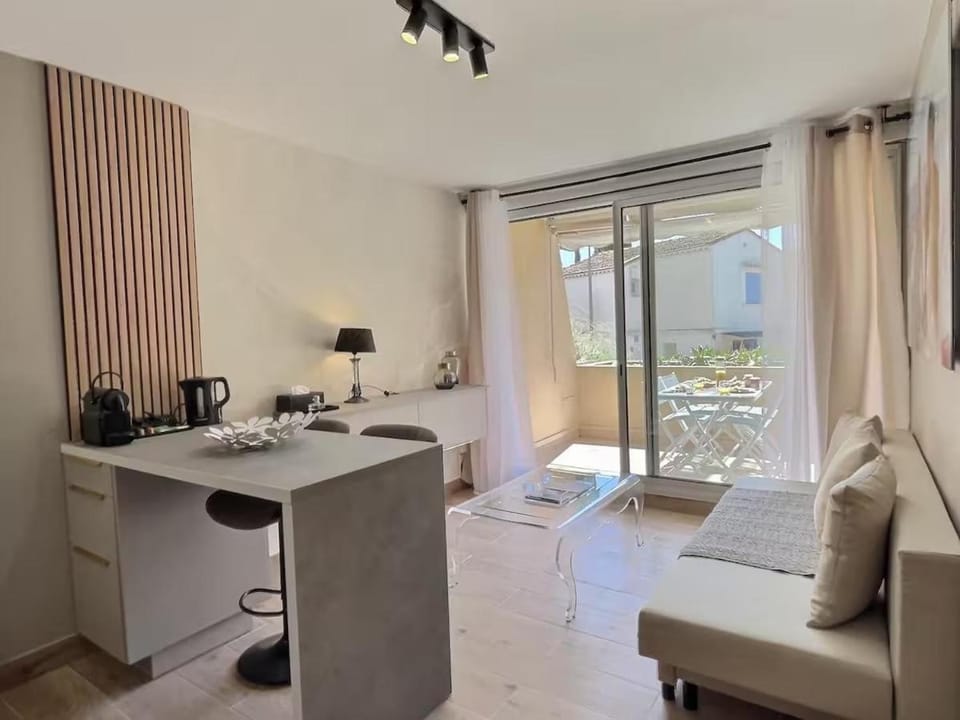 Le Ptit Cocon - Élégant appartement avec terrasse Apartment in Cavalaire-sur-Mer