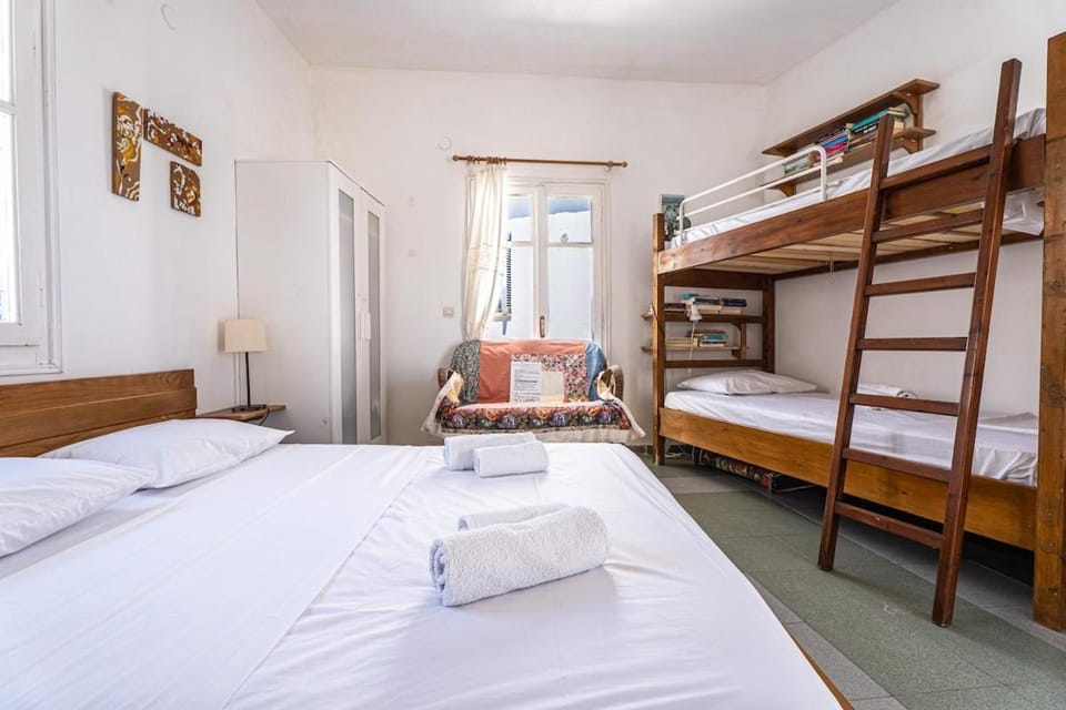 Traditional Art House in Lefkes by MPS - 1st Floor Apartment in Paros, Greece