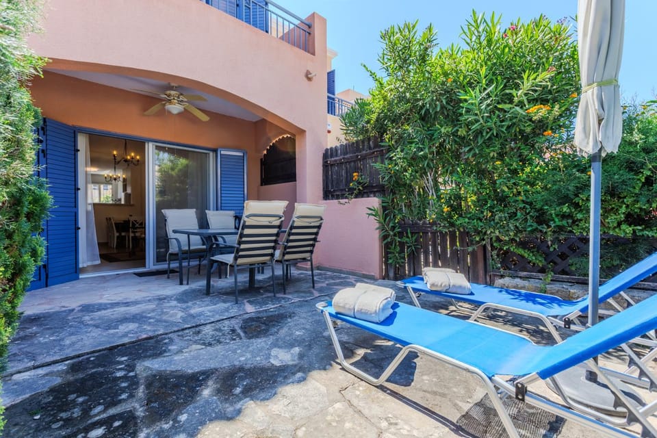 Cozy maisonnette in Limnaria Gardens Apartment in Paphos