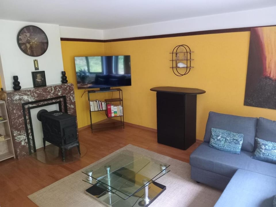 TV and multimedia, Seating area