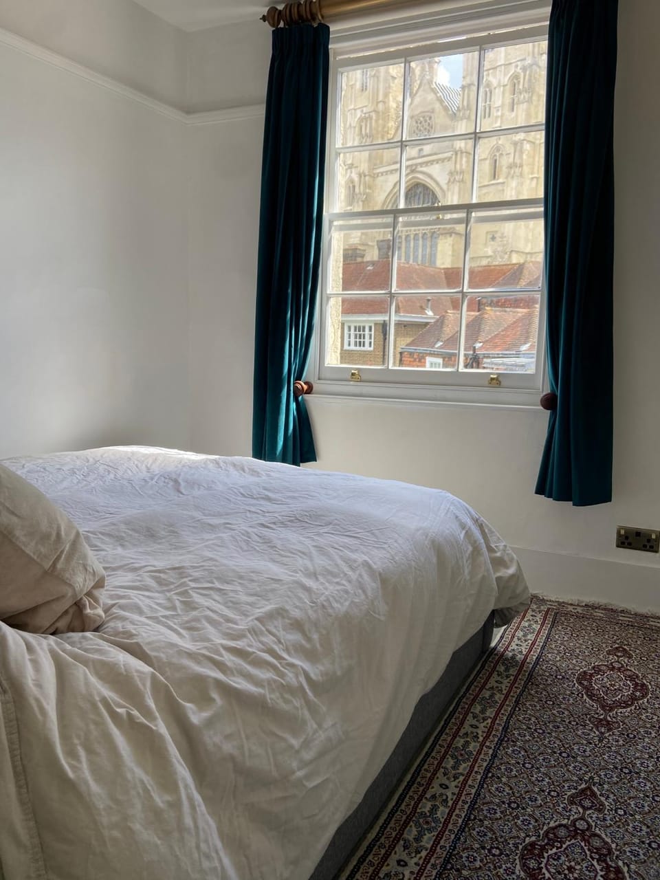 Canterbury City Centre 2 Bed Apartment with Cathedral View Apartment in Canterbury