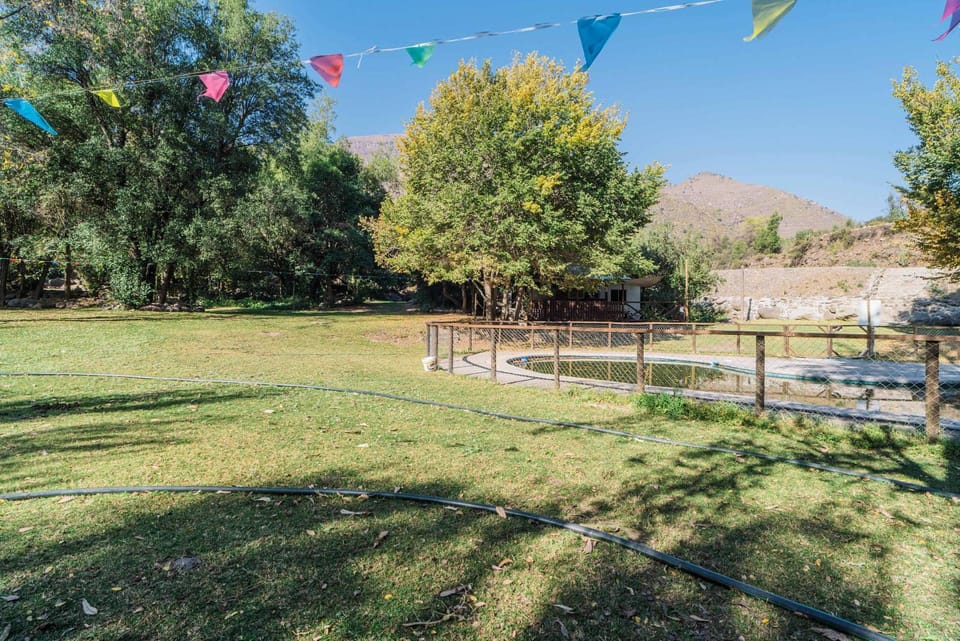 Hostal Casona del Agua 7 personas Piscina Tinajas Picnic Hostel in San Jose de Maipo