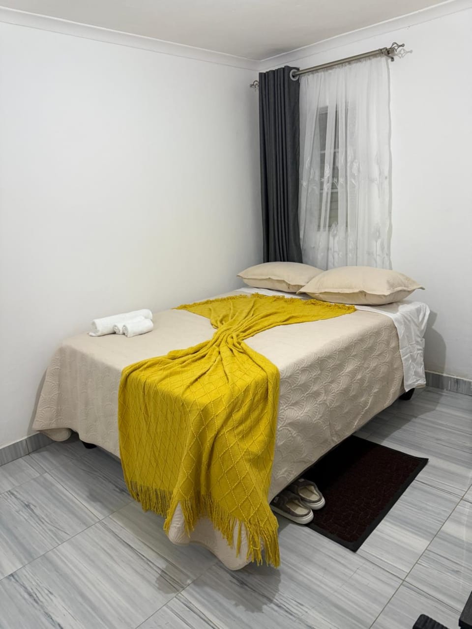 Bed, Photo of the whole room, towels
