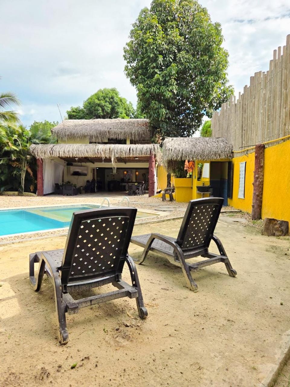 Chalet Tropical en melgar, piscina privada House in Melgar