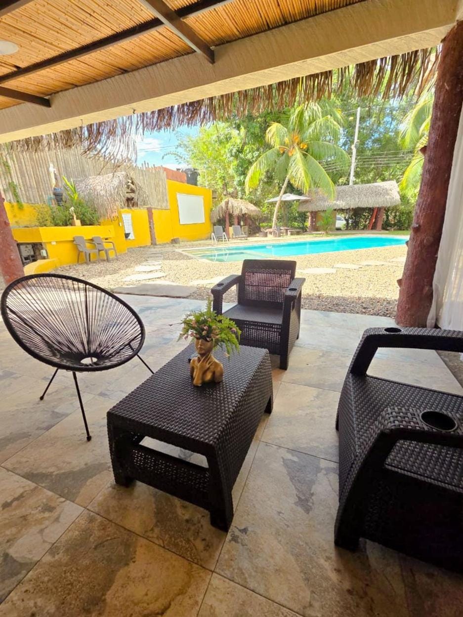 Chalet Tropical en melgar, piscina privada House in Melgar