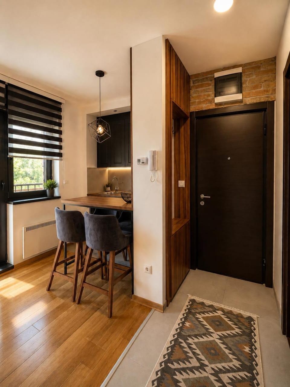 Kitchen or kitchenette, Seating area