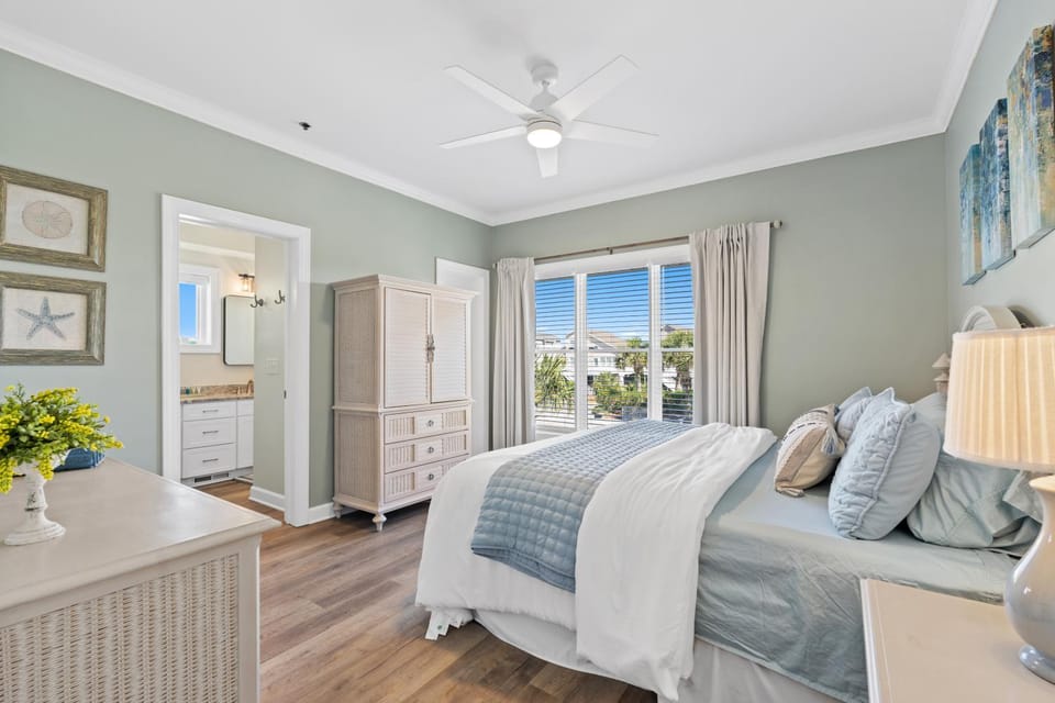 Bed, View (from property/room), Photo of the whole room, Bedroom, Garden view