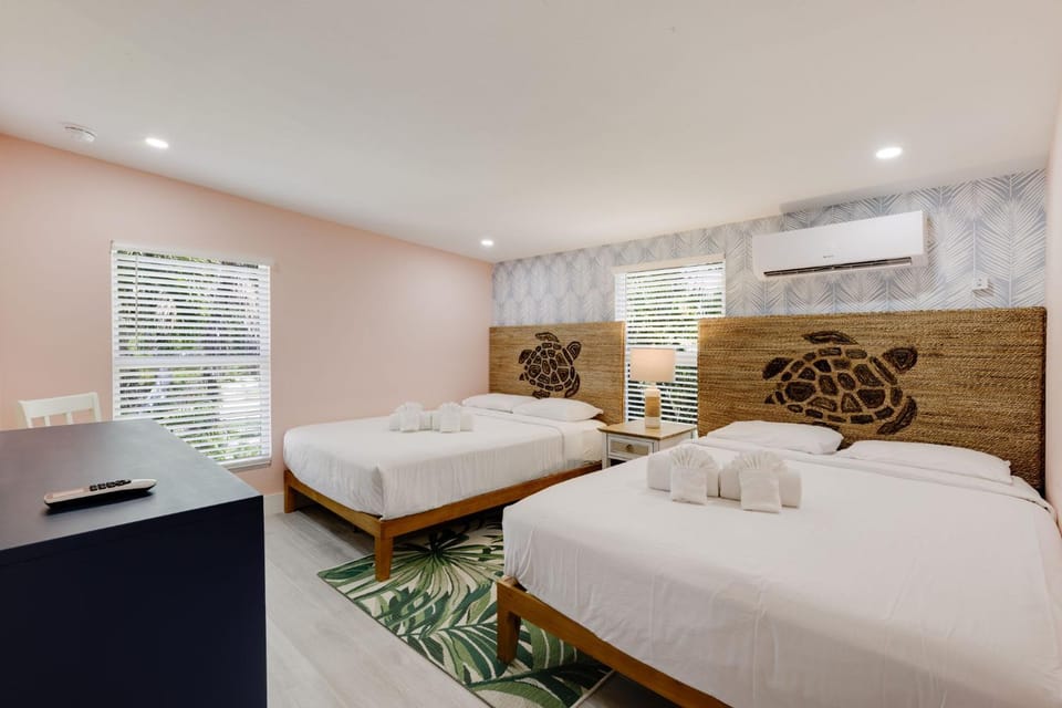 The Flamingo Residence at Sandpiper Inn Bikes Beachgear Apartment in Sanibel Island