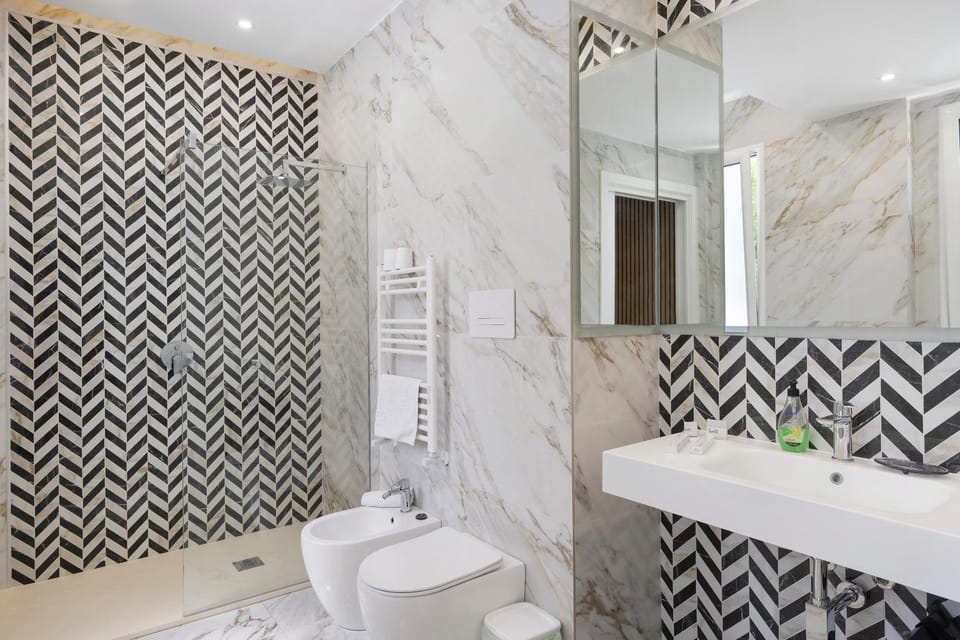 Bathroom, Living room