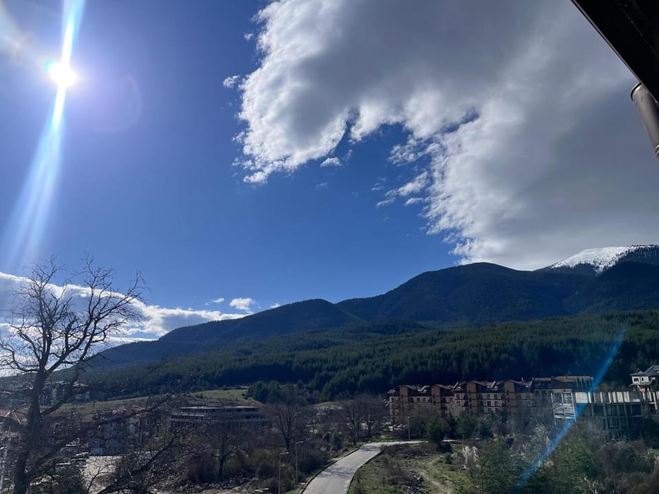 Mountain Home with Amazing View 2BR, Free parking Apartment in Bansko