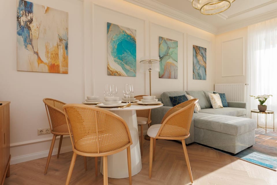 B83 Wellness Apartman Apartment in Siófok