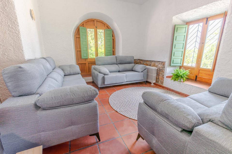 Living room, Internal: Not applicable to any particular room